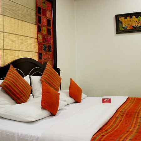 Oyo Premium Rajouri Garden Janta Market Ню Делхи Екстериор снимка