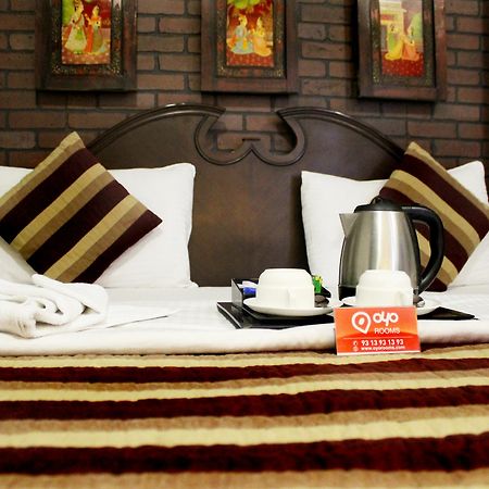 Oyo Premium Rajouri Garden Janta Market Ню Делхи Екстериор снимка